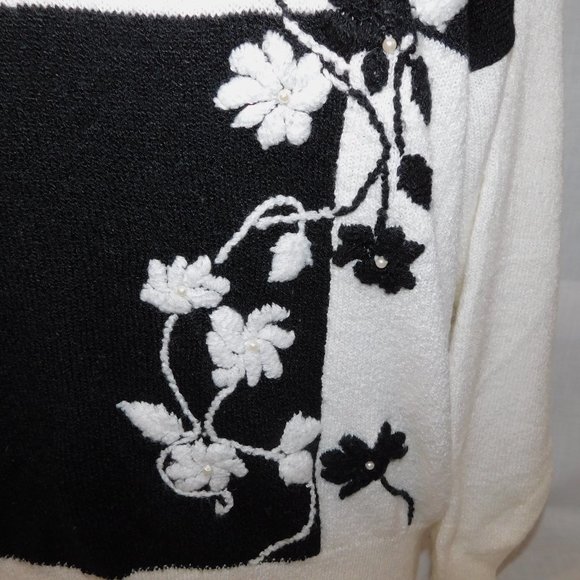 Vintage 90s Perspective Womens L Black White Embroidered Floral Sweater - Picture 9 of 13
